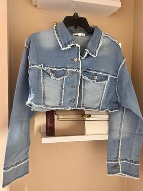 Light Wash Frayed Cropped Denim Jacket